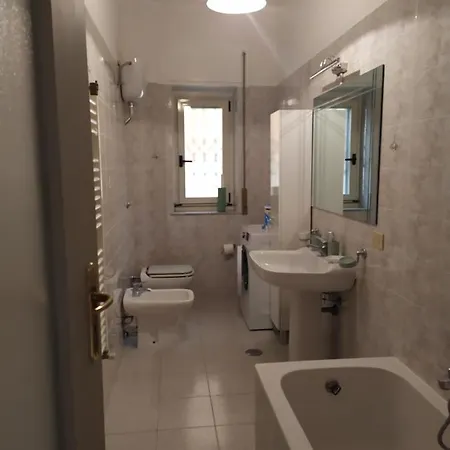 Matrimoniale Con Bagno Privato Colazione Nn Disponibile Crotone