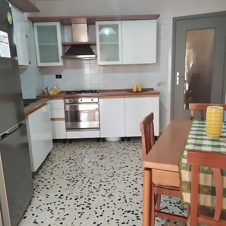 Bed & Breakfast Matrimoniale Con Bagno Privato Colazione Nn Disponibile Crotone