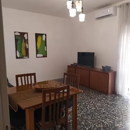 Matrimoniale Con Bagno Privato Colazione Nn Disponibile Кротоне